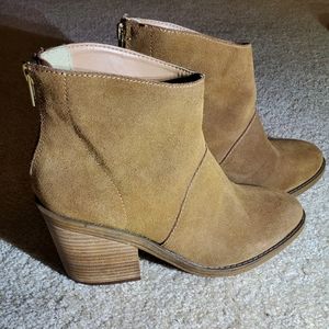 Steve Madden/ Suede Leather Booties